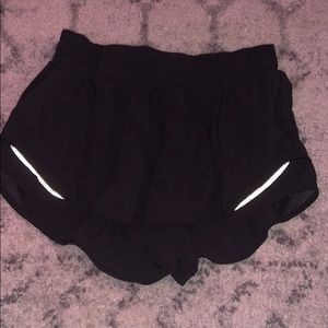 Lululemon Hotty Hot 2.5 Shorts